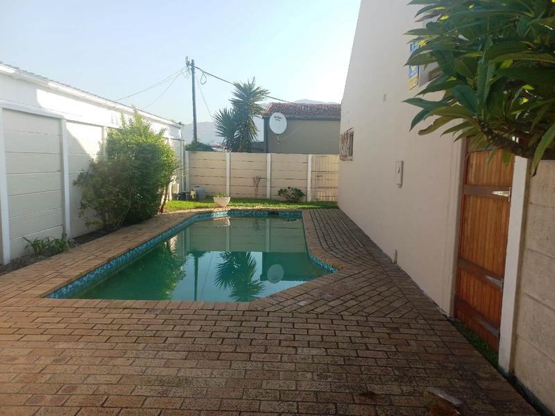 3 Bedroom Property for Sale in Athlone Western Cape